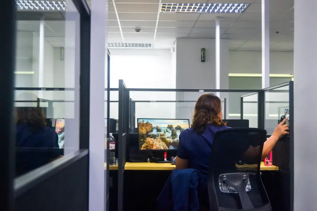 Medical virtual receptionist answering patient calls and booking appointments from a supervised office for a US medical practice