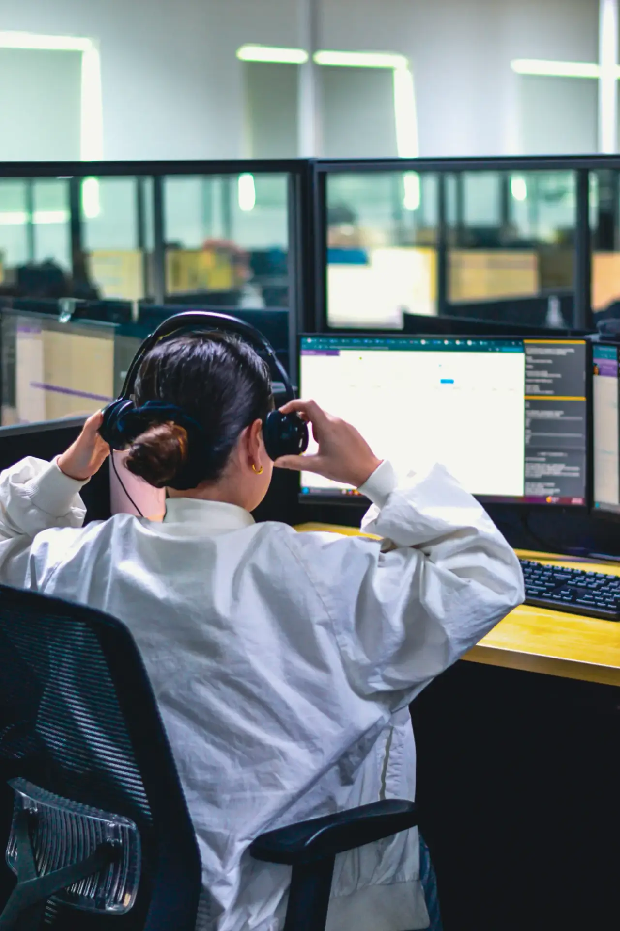 medical virtual receptionist in a closed office based secured environment hippa compliant